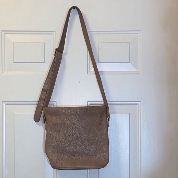 Vintage Coach # L 5M-4907 Stylish Tan Leather Shoulder Bag